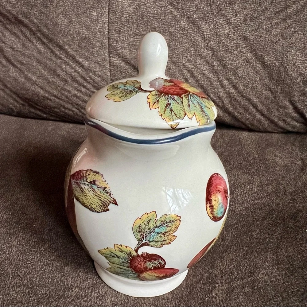 Pier 1 Macintosh Creamer with Lid